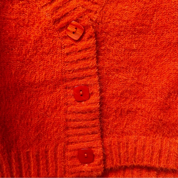 NWOT Fuzzy Vest Urban Outfitters - Picture 8 of 9